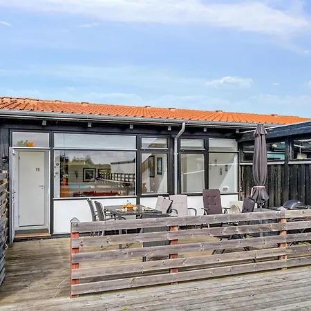 Apartment Effy - 300m From The Sea By Interhome